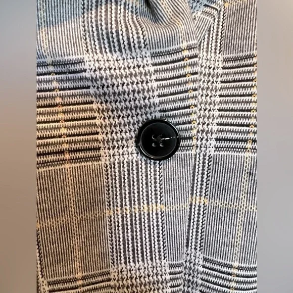 107. H&M Plaid Tailored Ladies Blazer 4 EUC - Picture 5 of 7